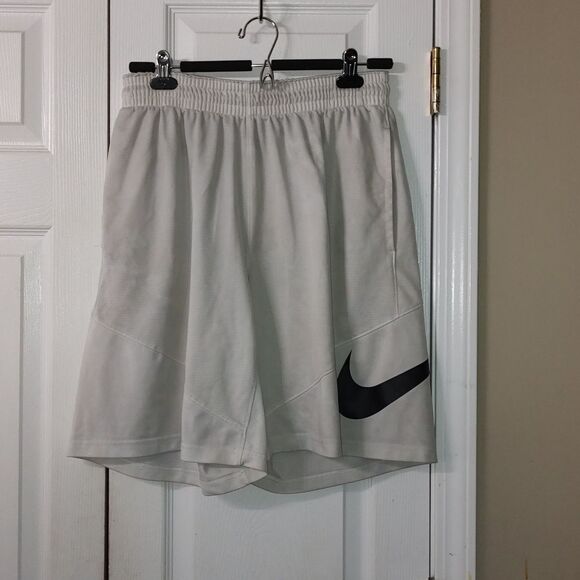 Nike Other - Nike pale gray basketball running shorts  Sz XL
